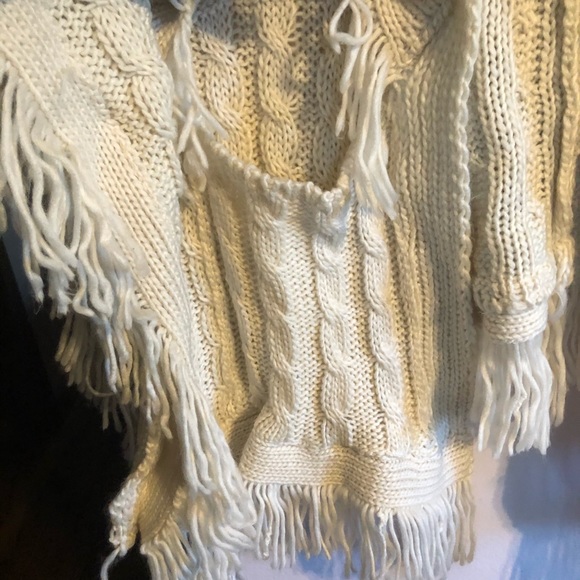 Fringe sweater - Picture 7 of 9